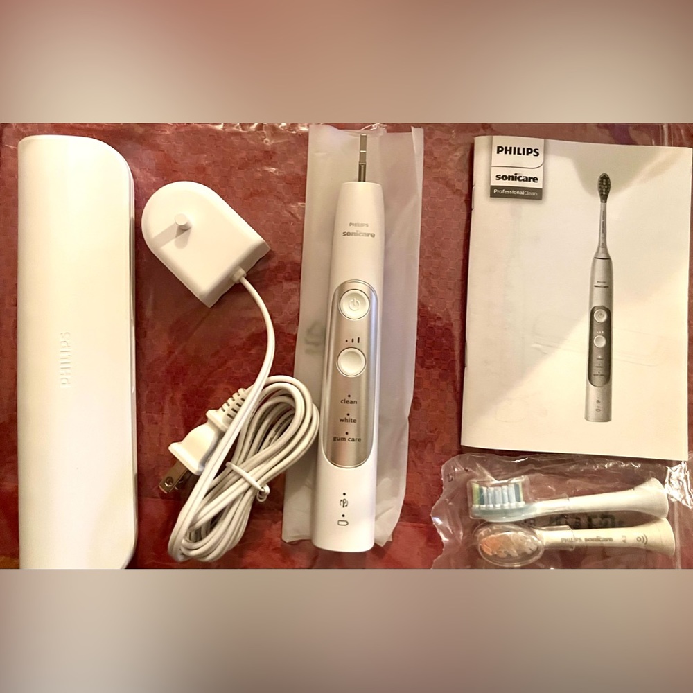 Brand New, Phillips Sonicare Professional Clean electric toothbrush, white
